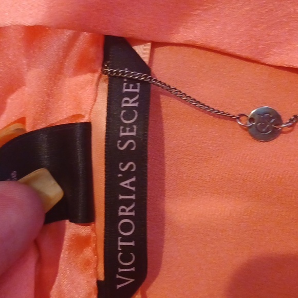 Victoria's Secret Coral Peach Silky Tie Robe - Picture 6 of 6